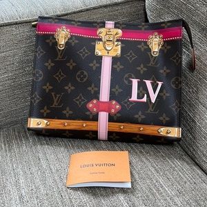 Louis Vuitton NWT Limited Edition Painted Pouchette SOLD OUT